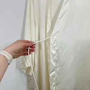 Vera Wang Ivory Short Kimono Robe Bridal Pictures Wedding Day Romantic Classic thumbnail 3