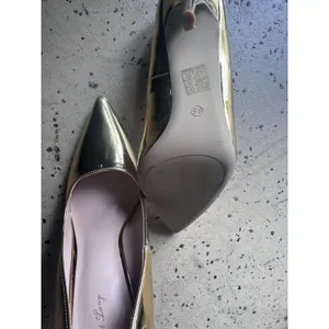 Elisabeth Hang Gold Pumps Heels Size 9.5 thumbnail 6
