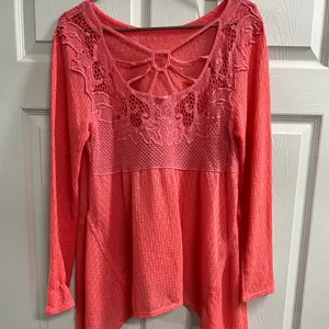Altar’d State Boho Coral KnIt Sweater with Open Lace Back - Size Large - VGUC thumbnail 2