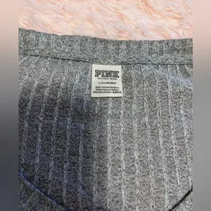 PINK - Victoria's Secret Cropped lightweight Sweater thumbnail 2