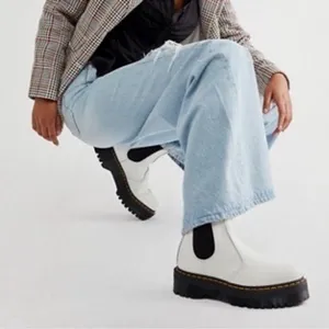 Dr Martens 2976 Quad Chelsea Boot Women’s size 7 thumbnail 1