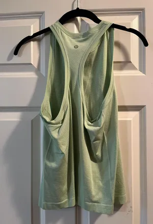 Lululemon Swiftly Tech High Neck Tank Top Creamy Mint Size 6 thumbnail 3