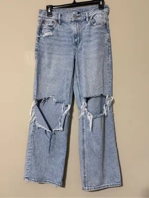 American Eagle size 4 short strigid light denim distressed jeans preppy casual thumbnail 12