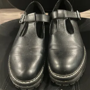 Black T-Strap No Boundaries Comfort Shoes thumbnail 2