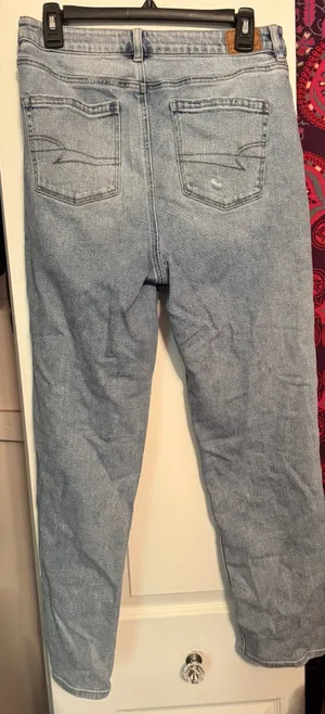 American Eagle Mom Jeans thumbnail 2