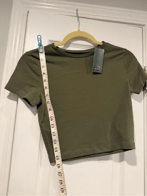 NWT Wild Fable Size S Olive Green Cropped Baby Tee Short Sleeve Crew Neck thumbnail 6
