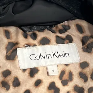Calvin Klein Women’s Hooded Puffer - Black - Size Small ZIPPER IS BROKEN thumbnail 9