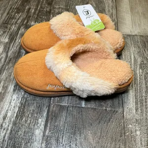 Women's Cozy Brown Fur Slippers Size 7 thumbnail 11