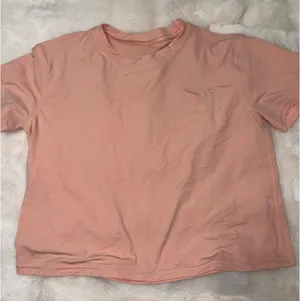 Lululemon Tennis Crewneck Tshirt thumbnail 2