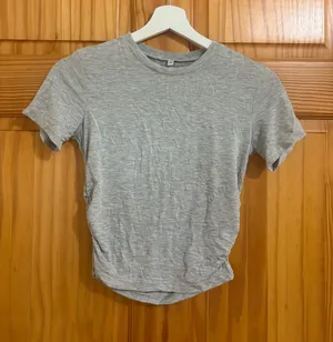 Boutique Brand Size XS Grey Rusched Side T-Shirt thumbnail 1