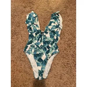 Plunge One Piece‎ Bathing Suit Size 4 thumbnail 2