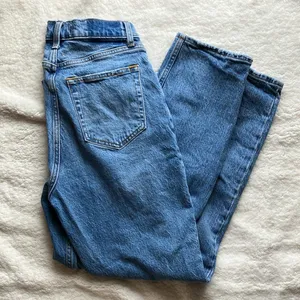 Abercrombie & Fitch The Dad High Rise Jean Size 0 Short thumbnail 4
