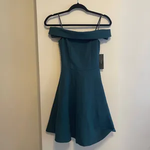 Lulu's Season of Fun Forest Green Off-the-Shoulder Skater Dress Size XS NEW thumbnail 2