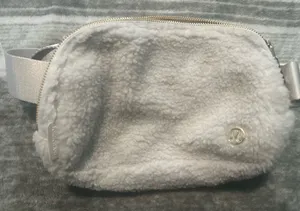 Lululemon thumbnail 1