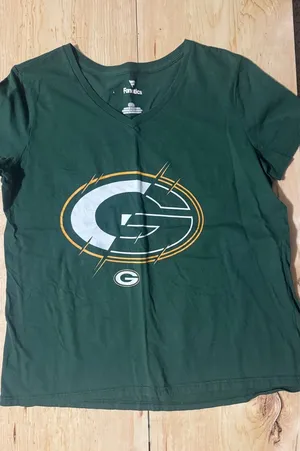 Fanatics Green Bay Packers NFL Womens‎ Graphic V-Neck T-Shirt Green Large thumbnail 1