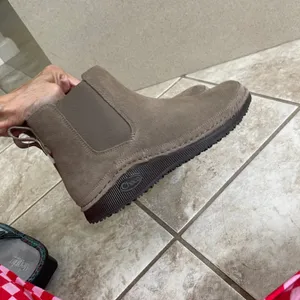 Chacos paonia‎ Chelsea Boots Suede Wool Lined Ankle Boot Taupe Brown Women's 6 thumbnail 3