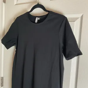 ASOS Women’s Black T-Shirt Dress size 6 thumbnail 4