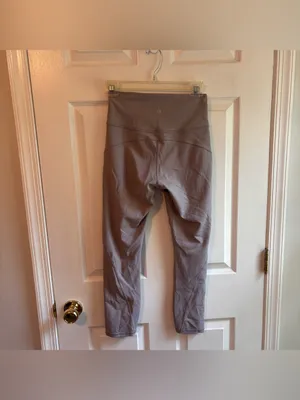 Lululemon In Movement Crop 23” Everlux Dark Chrome Size 6 thumbnail 2