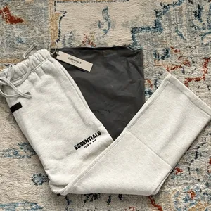 Essentials Fear Of God Relaxed Sweatpants Light Oatmeal Size S thumbnail 2