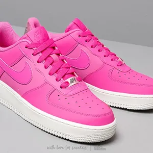 Nike Women’s Air Force 1 '07 Essential Laser Fuchsia thumbnail 2