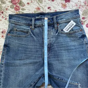 NWT Old Navy Extra High-Rise Sky-Hi Straight Denim Shorts thumbnail 6