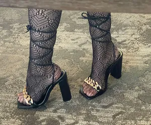 Lace thumbnail 1