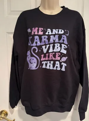 Gildan Heavy Blend Black Retro Cat Celestial Karma Graphic Sweatshirt Medium thumbnail 1