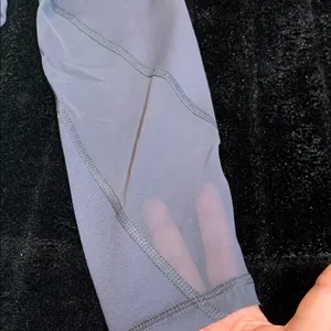 Old Navy Elevate Gray Mesh Trim Compression High Rise Leggings Pockets Small NWT thumbnail 10