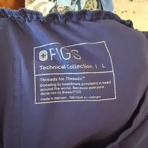 Figs Technical Collection in Deep Blue Nurse scrubs size large 2 piece set thumbnail 11