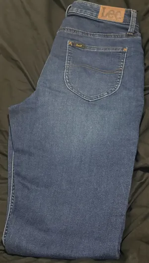 LEE Women's Fleece Lined Jeans Mid-Rise Straight Fit Size 8 Dazzle Me- NWT thumbnail 3