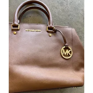 Vintage Michael Kors Women’s Handbag Bag Brown Gold Saffiano Leather Tote thumbnail 12