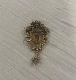 Coventry gold brooch thumbnail 2