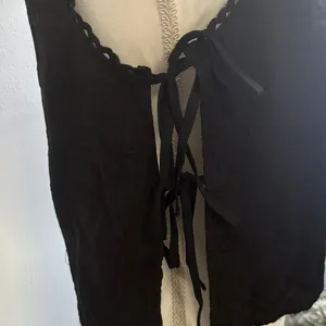 Le Lis Black Sleeveless Blouse with Side Ties thumbnail 3