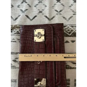 GUESS Handbag Shoulder Bag Y2K Purse Plum Alligator Skin‎ Style Silver Chain thumbnail 14