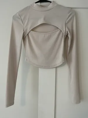 Cropped Long Sleeve thumbnail 1