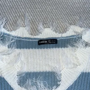Shein White Blue Stripe Cropped Distressed Sweater Sz Sm thumbnail 4