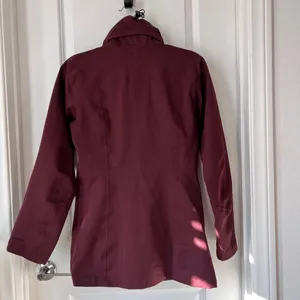 Patagonia Burgundy/Red Women’s Jacket‎ XS Fall 2012 Outdoor Coat thumbnail 2