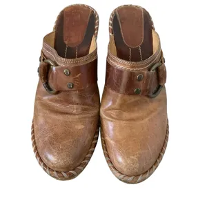 Frye women’s Charlotte distressed leather harness ring wedge clogs Sz. 9M Brasil thumbnail 2