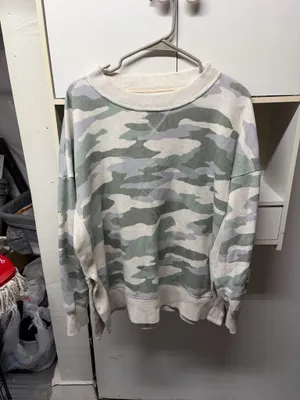 Aerie Oversized Camo Sweatshirt Crewneck Women’s Large thumbnail 2