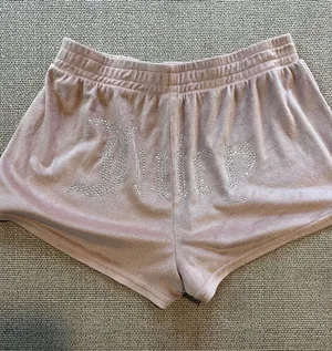 Juicy Couture Shorts thumbnail 1