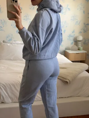 Gymshark Lounge Set Sweatpants & Sweatshirt thumbnail 3