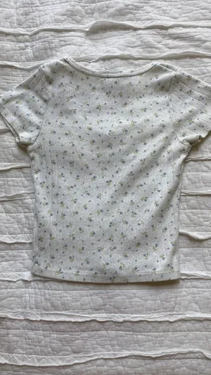 Brandy Melville White floral crop top thumbnail 2