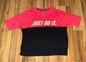 Nike Women's Small Red Black Running‎ Shirt Short Sleeves Just Do It Workout thumbnail 1