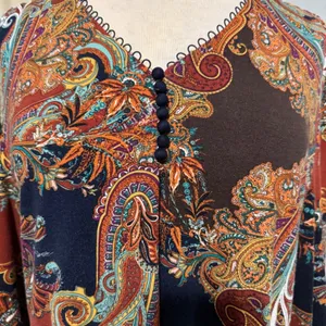 Chicos Paisley V-Neck Blouse Size 2 Large Rust Navy‎ 3/4 Sleeve Button Trim Top thumbnail 4