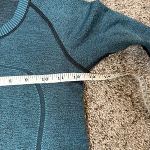 Lululemon Swiftly Tech Long Sleeve 2.0 Women Size 2 Teal Excellent Thumbholes‎ thumbnail 2