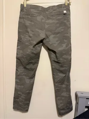 Vuori women’s medium Olive Gray Camo Cargo Pants thumbnail 8