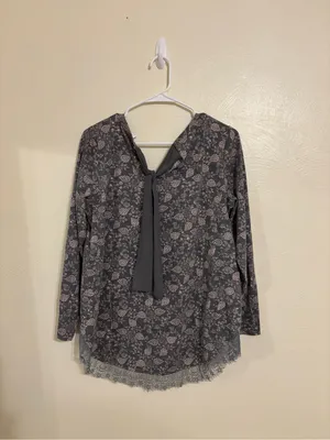 Lauren Conrad L Floral Lace Trim Tie Back Long Sleeve Top thumbnail 7