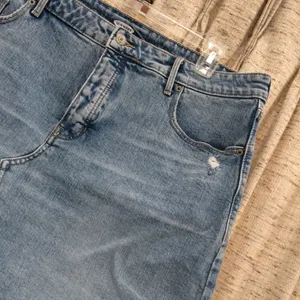 Old Navy High-Waisted Button-Fly Raw-Hem Jean Skirt thumbnail 3
