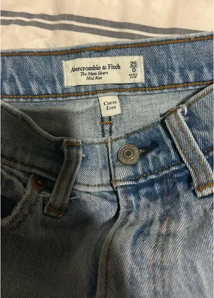 Abercrombie Mom Mid-Rise Shorts Curve Love thumbnail 3