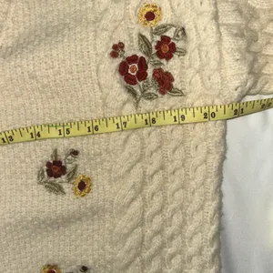 Forever 21‎ Cardigan Women Sz S Ivory Floral Embroidery Y2K Inspired Grannycore thumbnail 4